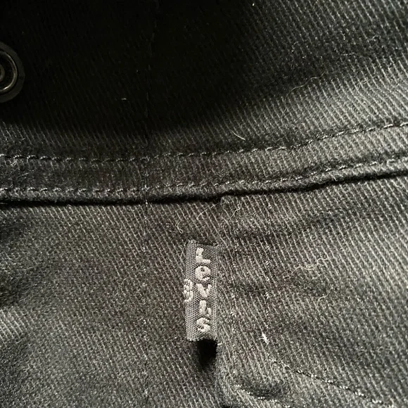 Black Levi’s Sherpa jacket - Picture 3 of 3